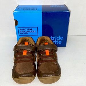 Stride rite, brown Velcro memory foam, 8 W